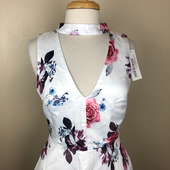 NWT Measeor dress cute floral white satin sz. S - Picture 4 of 8